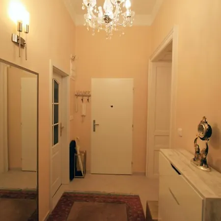 Apartment No. 20 Jaltska 3