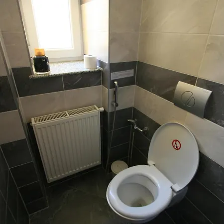 No. 20 Jaltska 3 Apartment