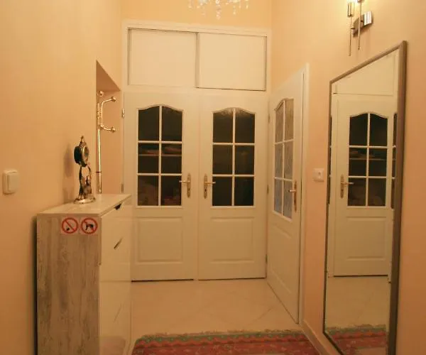 Apartament No. 20 Jaltska 3 *